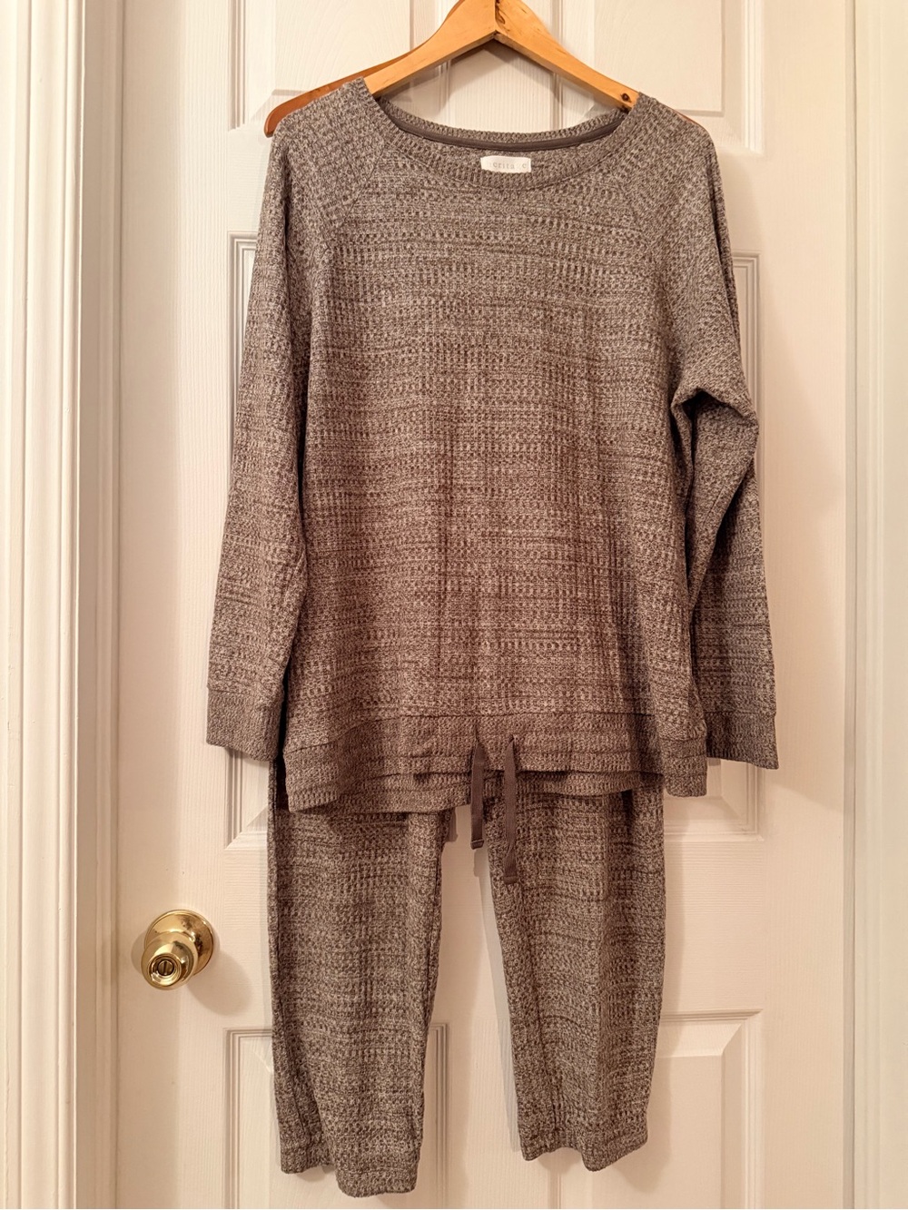 Cozy Women's Brown waffle Knit lounge set, size XL